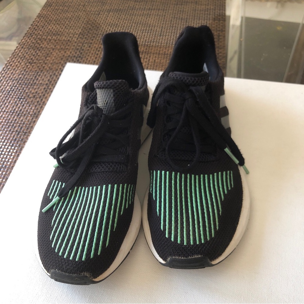 Adidas swift Black Green Running Sneakers Art CG4158 Size 7.5